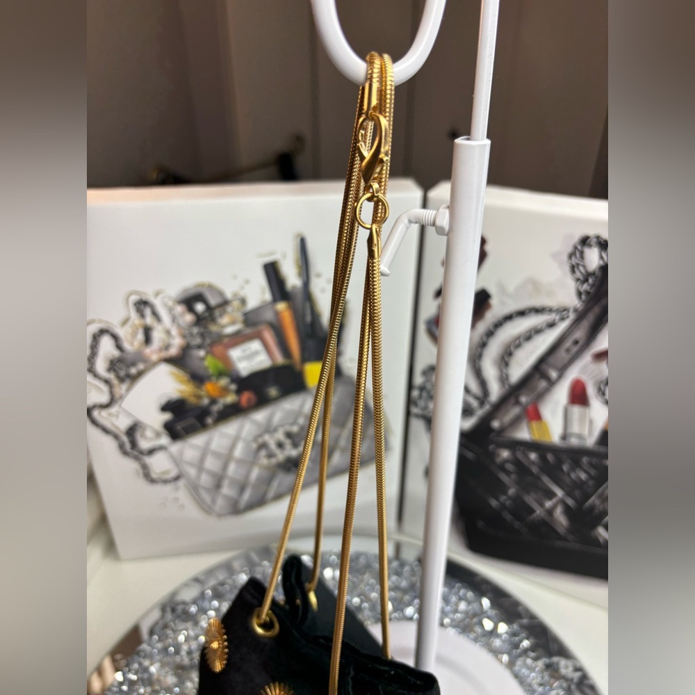 Embellished Velvet Bucket Bag NIP - Picture 11 of 13